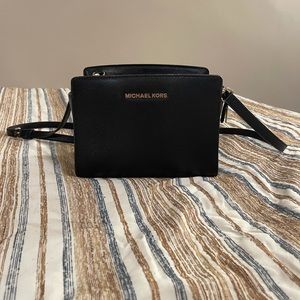 MICHAEL KORS LEATHER SELMA CROSSBODY BAG